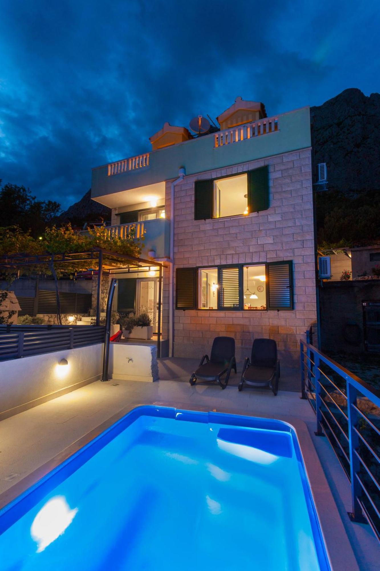 In Veliko Brdo Mit Privatem Pool Vikendica *