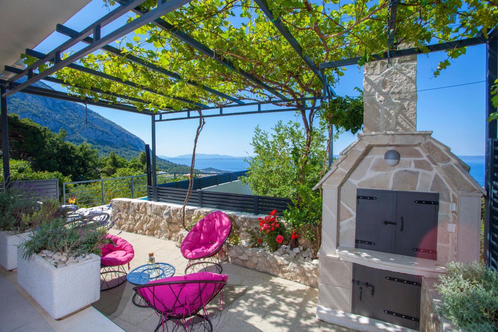 In Veliko Brdo Mit Privatem Pool Makarska